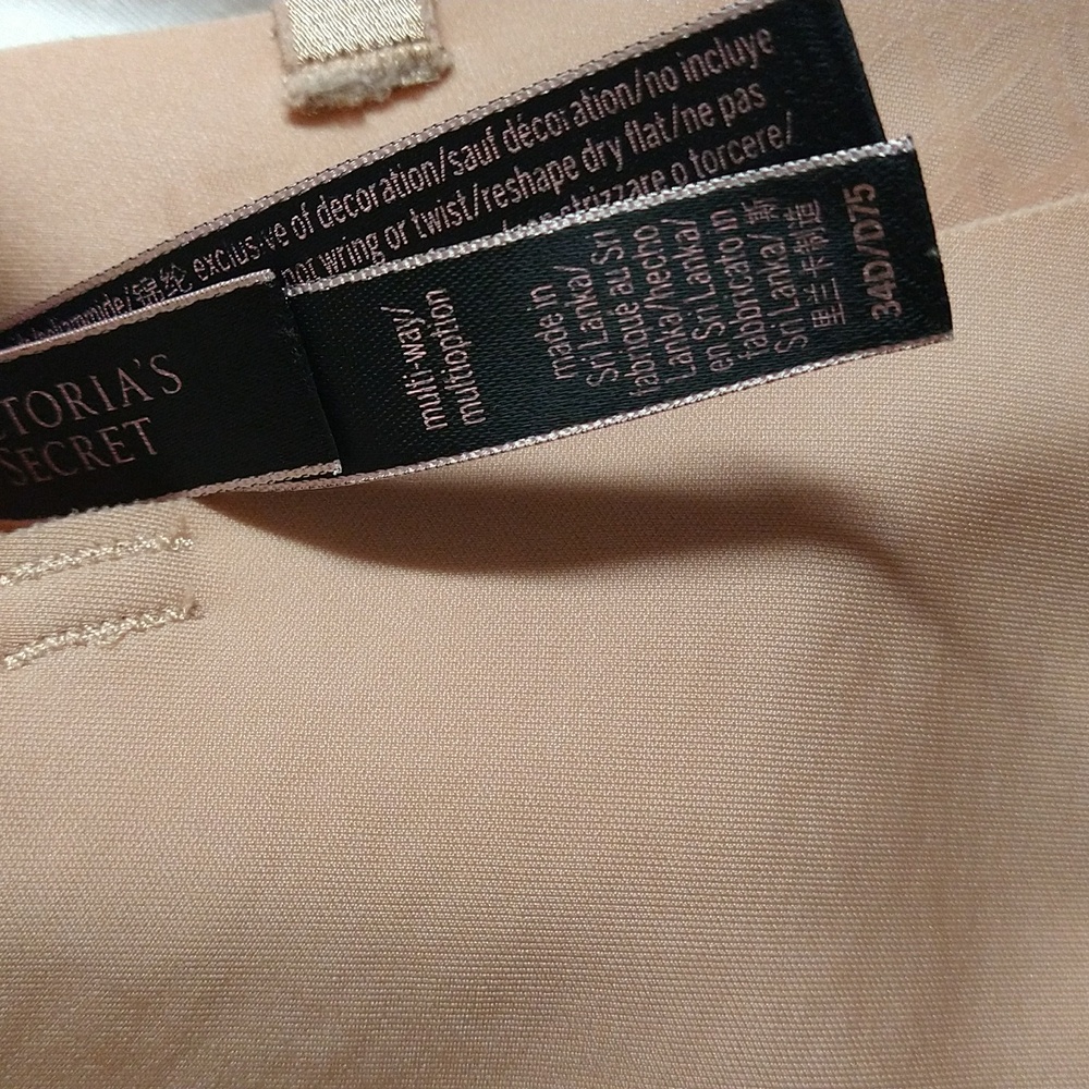 Victoria’s Secret (34D) Nude Strapless Bra